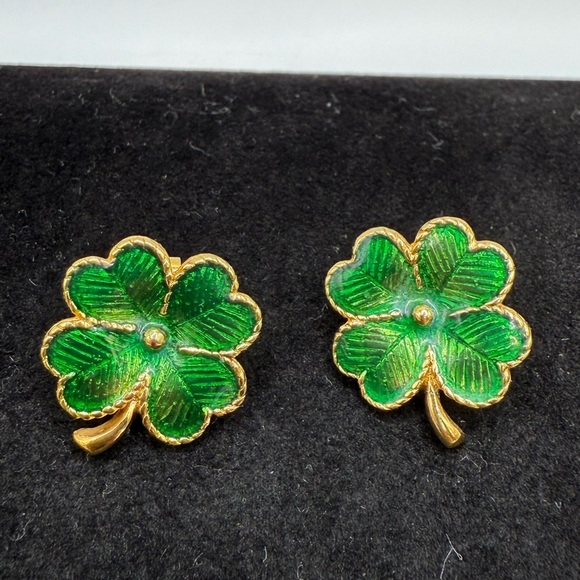 Avon Jewelry - Vintage Avon Green Clover Stud Earrings